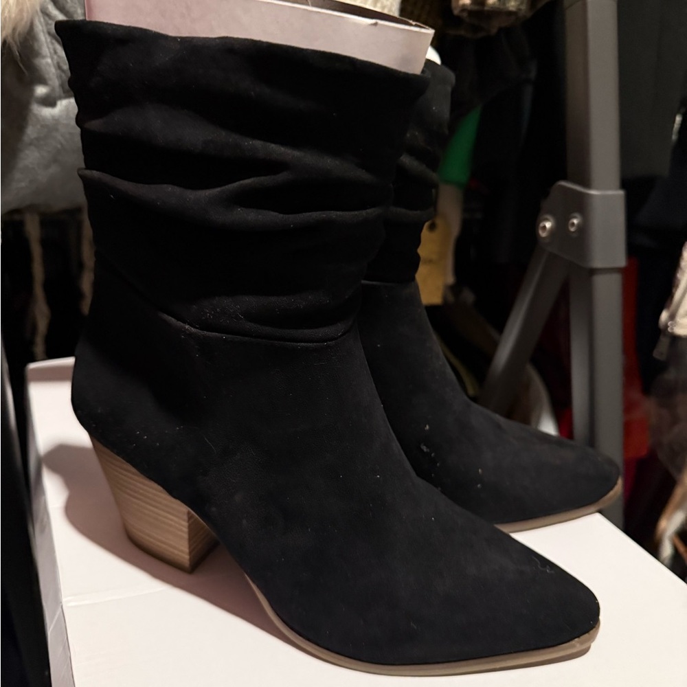 Universal Thread Ankle Boots - Picture 3 of 5
